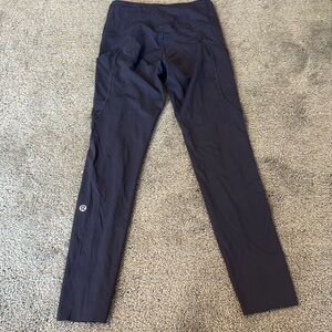 Lululemon leggings 7/8 length pockets size xs blue/gray color align